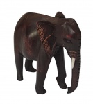 Pequeno elefante em esculpido em madeira - 08x08x04 cm.