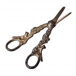Tesoura para uva em metal com banho de prata - 14x05 cm - necessitando renovar o banho.
