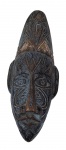 Máscara decorativa em madeira esculpida e pintada - 25x8,5 cm.