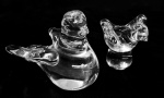 Lote composto por 2 pássaros em cristal - sendo um deles HERING 8,5x07x09 cm - 06x05x97 cm.