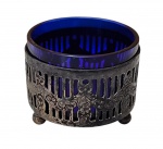 Mini açucareiro em vidro azul cobalto com base em metal com banho de prata - 04x05 cm - base necessito limpeza.