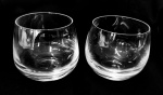 Lote composto por 2 copos em vidro - 07x08 cm.