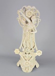 ART NOUVEAU - Anos 20 - Antigo vaso alto em biscuit, detalhes vazados, adornado com relevo de Ninfa com guirlanda de flores. Numerado no fundo. Med. 35 cm. Duas flores embaixo com restauro profissional.