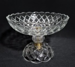 Fruteiras em Cristal lapidado e guarnições em metal dourado. Med. 18 x 24 cm