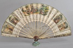 Raro leque europeu em marfim/osso, casco de tartaruga, detalhes em prata e aquarelado a mão. (suporte ilustrativo). Med. 52 x 27 cm.