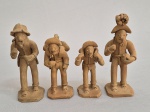 JOÃO EZEQUIEL - Conjunto com 4 esculturas variadas da cultura nordestina. Med. do maior 15 cm