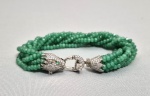 Pulseira em pedras facetadas verdes, possivelmente Jade, ornada com cabeça de Leopardo em Prata rodinada, contrastada, cravejada de pequenas pedras brancas. Contrastada. Med. 19 cm. Fecho com perda do clipe. Ideal para conserto ou reaproveitamento de joalheiros e afins. - VER OUTRAS --- https://aumsacredart.com/product/emerald-anika-bracelet/