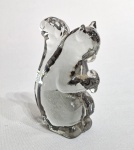 Escultura de esquilo em cristal de murano fumê. Algumas falhas. Med. 11 x 06 cm