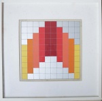 PALATNIK AKLANDER (1926-2009) - "CROMO Q" da série Quadrum. Serigrafia com tinta metálica, tiragem única da artista, Assinada, P.A., datada 90. (Acervo da Famlia Palatnik Aklander). MI. 42 x 42 cm ME 70 x 70 cm. Acompanha certificado de autenticidade emitido pelos filhos da artista. Recentemente as obras da artista foram destaque em uma grande exposição em Bordeaux, França, organizada pela GALERIA MODERNISTA (https://www.galeria-modernista.com). Abraham e Ruth (Os primos Palatnik) se destacaram nas artes com suas composições modulares e obras interativas, imovando nos materiais e design versátil. Ruth Palatnik Aklander, nascida em Natal (RN), mudou-se para o Rio de Janeiro, onde obteve formação acadêmica em Belas Artes. Iniciada na Arte Moderna como aluna de Ivan Serpa, foi convidada a participar do grupo fundador do Centro de Pesquisa de Arte no RJ. Construiu uma obra diversificada, aberta, lúdica e interativa, abrangendo várias fases e tipos de materiais, passando pela Arte Conceitual, Surrealismo e Instalações Ambientais. Recebeu seu primeiro prêmio em 1955 no Salão dos Artistas Brasileiros, realizado na Câmara de Vereadores, com trabalho em cerâmica, seguido de mais de uma dezena de premiações em obras de acrílico e serigrafia em exposições nacionais e internacionais. Destacou-se no meio artístico com trabalhos em Arte Geométrica, realizados através de planos de acrílico vazados, onde a interpenetração de cores e de formas possibilitava diferentes percepções a partir do ângulo de visão do observador. Inovou na serigrafia, introduzindo transparências e as cores prata e ouro. Sua preocupação social e ecológica refletiu-se em sua obra, que integrava os vários campos do conhecimento humano. Na Instalação Sêmen no Espaço 5 da Equipe Triângulo, apresentado na XII Bienal Internacional de São Paulo, uniu Arte e Ciência. SAIBA MAIS ------> https://aklander.com.br/index.php/ruth-aklander/