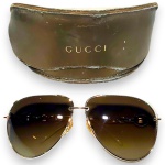 GUCCI - ORIGINAL - ÓCULOS DE SOL, MADE IN ITALY, MODELO GG-4230/S, 6DFJD, MEDINDO 63 X 11 X 115 MM. AQUISIÇÃO DE UMA PEÇA SEMINOVA, POR ESSE MOTIVO PODE APRESENTAR ALGUNS SINAIS DE USO, QUE NÃO DESCLASSIFICAM A PEÇA, PELO CONTRÁRIO, EVIDENCIAM A QUALIDADE DOS PRODUTOS ORIGINAIS, SUA DURABILIDADE E TENDÊNCIAS ATEMPORAIS.