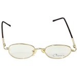 ONNIX - ARMAÇÃO DE ÓCULOS INFANTIL CONFECCIONADA EM METAL DOURADO, MODELO 275, COR 1, PLAQUETAS FLEXÍVEIS, PODENDO SE AJUSTAR A DIFERENTES TAMANHOS E FORMATOS DE NARIZ, MEDINDO 42 X 15 X 125 MM. ESTILO EXTREMAMENTE VERSÁTIL, LEVE E DELICADO COMBINANDO COM VÁRIOS TIPOS DE ROSTO E ESTILOS DIFERENTES. TRATA-SE DE PEÇA SEMINOVA, PODENDO APRESENTAR SINAIS DE USO, MARCAS DO TEMPO, DESGASTES NATURAIS, PEQUENAS IMPERFEIÇÕES, RESTAUROS, REPAROS E/OU OUTRAS CARACTERÍSTICAS PRÓPRIAS DE SUA NATUREZA, USO E ESTADO DE CONSERVAÇÃO, NÃO SENDO TAIS ASPECTOS, POR SI SÓ, MOTIVO PARA DESCLASSIFICAÇÃO, CANCELAMENTO OU QUESTIONAMENTOS POSTERIORES, DEVENDO O ARREMATANTE CONSIDERAR TAIS CONDIÇÕES PREVIAMENTE À OFERTA E ARREMATAÇÃO.