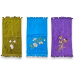 ARTEX - CONJUNTO DE TOALHAS DE MÃO COMPOSTO POR TRÊS PEÇAS, MEDINDO 40 X 20 CM CADA. TRATA-SE DE PEÇA SEMINOVA, PODENDO APRESENTAR SINAIS DE USO, MARCAS DO TEMPO, DESGASTES NATURAIS, PEQUENAS IMPERFEIÇÕES, RESTAUROS, REPAROS E/OU OUTRAS CARACTERÍSTICAS PRÓPRIAS DE SUA NATUREZA, USO E ESTADO DE CONSERVAÇÃO, NÃO SENDO TAIS ASPECTOS, POR SI SÓ, MOTIVO PARA DESCLASSIFICAÇÃO, CANCELAMENTO OU QUESTIONAMENTOS POSTERIORES, DEVENDO O ARREMATANTE CONSIDERAR TAIS CONDIÇÕES PREVIAMENTE À OFERTA E ARREMATAÇÃO.