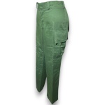 ZANON RIO - CALÇA MASCULINA CONFECCIONADO EM TECIDO OXFORD, COR VERDE MILITAR, DOIS BOLSOS LATERIAS EXTERNOS, TAMANHO M. TRATA-SE DE PEÇA SEMINOVA, PODENDO APRESENTAR SINAIS DE USO, MARCAS DO TEMPO, DESGASTES NATURAIS, PEQUENAS IMPERFEIÇÕES, RESTAUROS, REPAROS E/OU OUTRAS CARACTERÍSTICAS PRÓPRIAS DE SUA NATUREZA, USO E ESTADO DE CONSERVAÇÃO, NÃO SENDO TAIS ASPECTOS, POR SI SÓ, MOTIVO PARA DESCLASSIFICAÇÃO, CANCELAMENTO OU QUESTIONAMENTOS POSTERIORES, DEVENDO O ARREMATANTE CONSIDERAR TAIS CONDIÇÕES PREVIAMENTE À OFERTA E ARREMATAÇÃO.