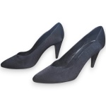 CZARINA - SAPATO, MODELO SCARPIN, CONFECCIONADO EM COURO NOBUCK, COR PRETA, SALTO 8, TAMANHO 38. NECESSITA REPOSIÇÃO DA BORRACHINHA E/OU TAQUINHO DO SALTO, DITO HEEL CAP, CONFORME FOTOS ANEXAS. TRATA-SE DE PEÇA SEMINOVA, PODENDO APRESENTAR SINAIS DE USO, MARCAS DO TEMPO, DESGASTES NATURAIS, PEQUENAS IMPERFEIÇÕES, RESTAUROS, REPAROS E/OU OUTRAS CARACTERÍSTICAS PRÓPRIAS DE SUA NATUREZA, USO E ESTADO DE CONSERVAÇÃO, NÃO SENDO TAIS ASPECTOS, POR SI SÓ, MOTIVO PARA DESCLASSIFICAÇÃO, CANCELAMENTO OU QUESTIONAMENTOS POSTERIORES, DEVENDO O ARREMATANTE CONSIDERAR TAIS CONDIÇÕES PREVIAMENTE À OFERTA E ARREMATAÇÃO.