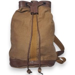 BOLSA CONFECCIONADA EM TECIDO LONADO ORNADO COM COURO, ESTILO SACO MARINHEIRO, COR VERDE-OLIVA, ALÇAS AJUSTAVÉIS, MEDINDO 35 X 33 CM. TRATA-SE DE PEÇA SEMINOVA, PODENDO APRESENTAR SINAIS DE USO, MARCAS DO TEMPO, DESGASTES NATURAIS, PEQUENAS IMPERFEIÇÕES, RESTAUROS, REPAROS E/OU OUTRAS CARACTERÍSTICAS PRÓPRIAS DE SUA NATUREZA, USO E ESTADO DE CONSERVAÇÃO, NÃO SENDO TAIS ASPECTOS, POR SI SÓ, MOTIVO PARA DESCLASSIFICAÇÃO, CANCELAMENTO OU QUESTIONAMENTOS POSTERIORES, DEVENDO O ARREMATANTE CONSIDERAR TAIS CONDIÇÕES PREVIAMENTE À OFERTA E ARREMATAÇÃO.