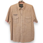 CAMISA MANGA CURTA, CONFECCIONADA EM TECIDO 100% ALGODÃO, TAMANHO 4. TRATA-SE DE PEÇA SEMINOVA, PODENDO APRESENTAR SINAIS DE USO, MARCAS DO TEMPO, DESGASTES NATURAIS, PEQUENAS IMPERFEIÇÕES, RESTAUROS, REPAROS E/OU OUTRAS CARACTERÍSTICAS PRÓPRIAS DE SUA NATUREZA, USO E ESTADO DE CONSERVAÇÃO, NÃO SENDO TAIS ASPECTOS, POR SI SÓ, MOTIVO PARA DESCLASSIFICAÇÃO, CANCELAMENTO OU QUESTIONAMENTOS POSTERIORES, DEVENDO O ARREMATANTE CONSIDERAR TAIS CONDIÇÕES PREVIAMENTE À OFERTA E ARREMATAÇÃO.