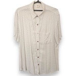 CAMISA MANGA CURTA, CONFECCIONADA EM TECIDO 100% VISCOSE, TAMANHO G. TRATA-SE DE PEÇA SEMINOVA, PODENDO APRESENTAR SINAIS DE USO, MARCAS DO TEMPO, DESGASTES NATURAIS, PEQUENAS IMPERFEIÇÕES, RESTAUROS, REPAROS E/OU OUTRAS CARACTERÍSTICAS PRÓPRIAS DE SUA NATUREZA, USO E ESTADO DE CONSERVAÇÃO, NÃO SENDO TAIS ASPECTOS, POR SI SÓ, MOTIVO PARA DESCLASSIFICAÇÃO, CANCELAMENTO OU QUESTIONAMENTOS POSTERIORES, DEVENDO O ARREMATANTE CONSIDERAR TAIS CONDIÇÕES PREVIAMENTE À OFERTA E ARREMATAÇÃO.