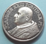 Vaticano Medalha Papa João XXIII Bronze Banhado a Prata 30 mm 12 gr Referência do catálogo NumisCorner: 1023199 https://www.numiscorner.com/pt/products/1023199-vatican-medal-le-pape-jean-xxiii-religions-beliefs-ms-60-62-silvered (6 Fotos)