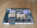 kit de plastimodelismo Opel Maultier(SD KFZ 3), escala 1/35 ,fabricado pela Revell,kit completo ,lacrado nos bags,instrução e decais.Por favor observem bem as fotos antes de dar o lance e qualquer dúvidas ou mais fotos por gentileza entrar em contato no número (24)992260836 telefone e whatsapp