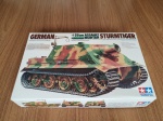 Kit de Plastimodelismo German 38cm Assault Mortar Sturmtiger,escala 1/35 fabricado pela Tamiya, completo, bags lacrados,instrução e decais Por favor observem bem as fotos antes de dar o lance e qualquer dúvidas ou mais fotos por gentileza entrar em contato no número (24)992260836 telefone e whatsapp