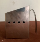 SUPORTE PARA CAIXA DE LEITE, EM INOX, CONSERVADO