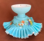 PEÇA DE REPOSIÇAO DE LUSTRE ANTIGO , EM OPALINA , COM DECORAÇAO FLORAL. CONSERVADO