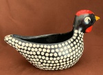 ARTE POPULAR, LINDA GALINHA DE ANGOLA PORTA OVOS, EM BARRO COZIDO , CONSERVADA