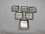 Jogo de 6 manteigueiras em aço inox Fracalanza. Medindo 6,5cm x 6,5cm.