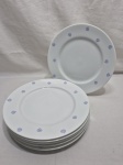 Jogo de 6 pratos rasos de mesa em porcelana Renner estampada com espiral. Medindo 28cm de diâmetro.