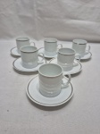 Jogo de 6 xícaras de café em porcelana Renner Medaillon com friso prata. Medindo 5cm x 5,5cm de altura.
