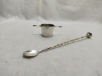Lote de colher bailarina com dosador de bebidas em prata 90. Medindo a colher 25cm de comprimento.