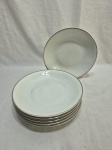 Jogo de 6 pratos fundos de massa, sopa em porcelana Renner Donaire, friso prata. Medindo 22m de diâmetro.