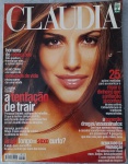 Revista CLAUDIA - Edição Abril de 2002 (Ano 41, nº 4) Ideal para: Coleção, pesquisa de moda/época ou decoração retrô.