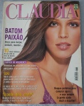 Revista CLAUDIA - Fevereiro de 2001 (Edição nº 473)Item de colecionador em bom estado, trazendo a modelo Katrina na capa. Esta edição é um registro histórico de moda, beleza e importantes debates sociais do início dos anos 2000.