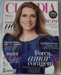 Revista CLAUDIA - Edição nº 620 (Maio de 2013)Item de colecionador em ótimo estado, trazendo a atriz Letícia Spiller na capa. Esta edição é um registro marcante de moda, comportamento e saúde feminina do início da década de 2010.