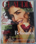 Revista CLAUDIA - Edição com Letícia Sabatella (Abril de 2000)Relíquia para colecionadores em ótimo estado. Esta edição icônica traz a atriz Letícia Sabatella na capa e um conteúdo histórico que marca a transição de temas de comportamento, sociedade e bem-estar na virada do milênio.