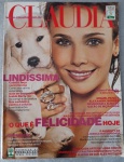 Revista CLAUDIA - Edição com Débora Falabella (Agosto de 2005)Relíquia para colecionadores em excelente estado. Esta edição icônica traz a estrela Débora Falabella na capa, no auge de sua fase "doçura e força", além de conteúdos históricos sobre comportamento e bem-estar de meados dos anos 2000.