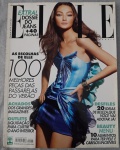 Revista ELLE Brasil  Agosto de 2009 (Nº 255)  Especial VerãoUma seleção das 100 melhores peças das passarelas para a temporada de verão.Guia de Compras: Achados imperdíveis em grandes magazines e roteiro de outlets e liquidações para o ano todo.