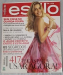 Revista InStyle Estilo de Vida  Dezembro de 2009 (Edição nº 76)  Capa Grazi MassaferaEsta edição da revista InStyle Estilo de Vida é um item de colecionador que destaca a ascensão da carreira de Grazi Massafera, sendo ideal para fãs da atriz e entusiastas da moda dos anos 2000.