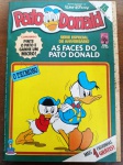 Pato Donald Nº 1716 - Série Especial de Aniversário (1984)Relíquia histórica da Disney no Brasil! Este exemplar integra a famosa Série Especial de Aniversário: As Faces do Pato Donald, destacando nesta capa a faceta de "O Teimoso". Publicada em novembro de 1984, é um item essencial para colecionadores da era de ouro dos quadrinhos nacionais.