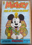 Revista Mickey Nº 389 - Caça ao Tesouro do Faraó (1985)Relíquia absoluta da Editora Abril, lançada originalmente em fevereiro de 1985. Este exemplar é um registro icônico da era de ouro dos quadrinhos nacionais, trazendo uma temática egípcia vibrante e o resultado de um dos concursos mais disputados da época envolvendo os ídolos porto-riquenhos