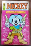Revista Mickey Nº 313 - "No Tempo das Diligências" (1978)Relíquia histórica da Disney no Brasil, lançada em novembro de 1978. Este exemplar é o destaque do mês, apresentando Mickey e Pateta em uma aventura de época no Velho Oeste, com a arte característica e nostálgica da década de 70.