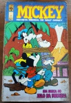 Revista Mickey Nº 327 - "Em Busca do Selo da Fortuna" (1980)Relíquia histórica da Disney no Brasil, lançada originalmente em fevereiro de 1980. Este exemplar é o destaque do mês, apresentando Mickey e Pateta em uma trama de aventura e mistério que envolve um selo valioso e perigos tropicais, com a arte característica da era de ouro da Abril.