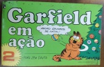 Garfield em Ação Nº 2 - "Adoro Árvores de Natal!"Raridade absoluta para colecionadores de quadrinhos clássicos! Este exemplar faz parte da primeira série do Garfield publicada no Brasil pela Editora Salamandra na década de 80. Um item que preserva o traço clássico do personagem antes de suas modernizações visuais.