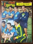Revista Manchete Esportiva 1958 - Edição Histórica Brasil CampeãoDescrição: Relíquia para colecionadores! Edição especial "Epopéia Brasileira" celebrando o primeiro título mundial do Brasil na Suécia. 70 páginas com fotos raras, crônicas de Nelson Rodrigues e a trajetória completa de Pelé e Garrincha. Item original de época em bom estado de conservação. Peça fundamental da história do futebol.