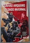 CONTOS DE SUSPENS E APRESENTANDO GAVIÃO ARQUEIRO E SOLDADO INVERNAL - PANINI COMICS