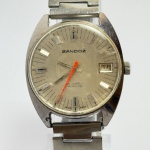 SANODZ - Relógio automático, funcionando. Pulseira: 18mm. Caixa: 3,6cm x 3,6cm, vertical x horizontal, sem contar a coroa. ***ATENÇÃO! ESTE RELÓGIO NÃO POSSUI GARANTIA DE FUNCIONAMENTO. Produto sendo vendido conforme ESTADO, testado, ou não, diz respeito apenas ao momento da catalogação. Recomenda-se revisão.*** Se necessário, solicitar mais fotos, vídeos ou perguntas para análise via e-mail reidaantiguidade@gmail.com, Obrigado pela visita!