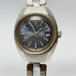 ORIENT - Relógio automático, não funciona. Pulseira: 12mm. Caixa: 3,1cm x 2,6cm, vertical x horizontal, sem contar a coroa. ***ATENÇÃO! ESTE RELÓGIO NÃO POSSUI GARANTIA DE FUNCIONAMENTO. Produto sendo vendido conforme ESTADO, testado, ou não, diz respeito apenas ao momento da catalogação. Recomenda-se revisão.*** Se necessário, solicitar mais fotos, vídeos ou perguntas para análise via e-mail reidaantiguidade@gmail.com, Obrigado pela visita!