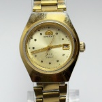 ORIENT - Relógio automático, não funciona. Pulseira: 12mm. Caixa: 3,1cm x 2,7cm, vertical x horizontal, sem contar a coroa. ***ATENÇÃO! ESTE RELÓGIO NÃO POSSUI GARANTIA DE FUNCIONAMENTO. Produto sendo vendido conforme ESTADO, testado, ou não, diz respeito apenas ao momento da catalogação. Recomenda-se revisão.*** Se necessário, solicitar mais fotos, vídeos ou perguntas para análise via e-mail reidaantiguidade@gmail.com, Obrigado pela visita!