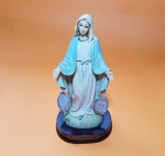 N. SRA. DAS GRAÇAS, em resina italiana policromada - Dimensão: 21 X 11,5 cm